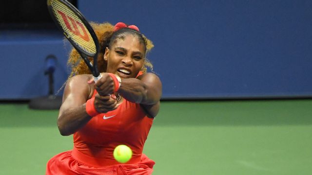 Serena Williams Breezes Venus Williams Falls As Both Claim Us Open Records