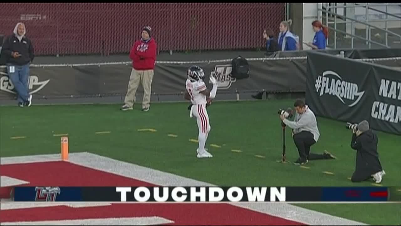 Touchdown Video Johnathan Bennett throws 39-yard touchdown pass to Demario Douglas ...