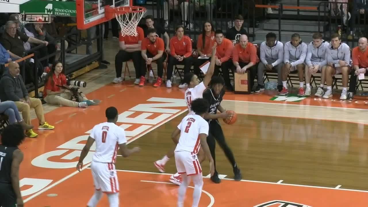 Yusuf Jihad nails the bucket - ESPN Video