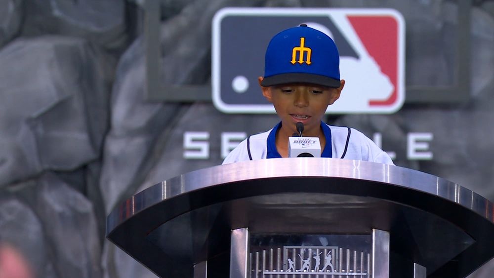 Special guest Thiago Viernes announces Mariners' draft pick ESPN Video