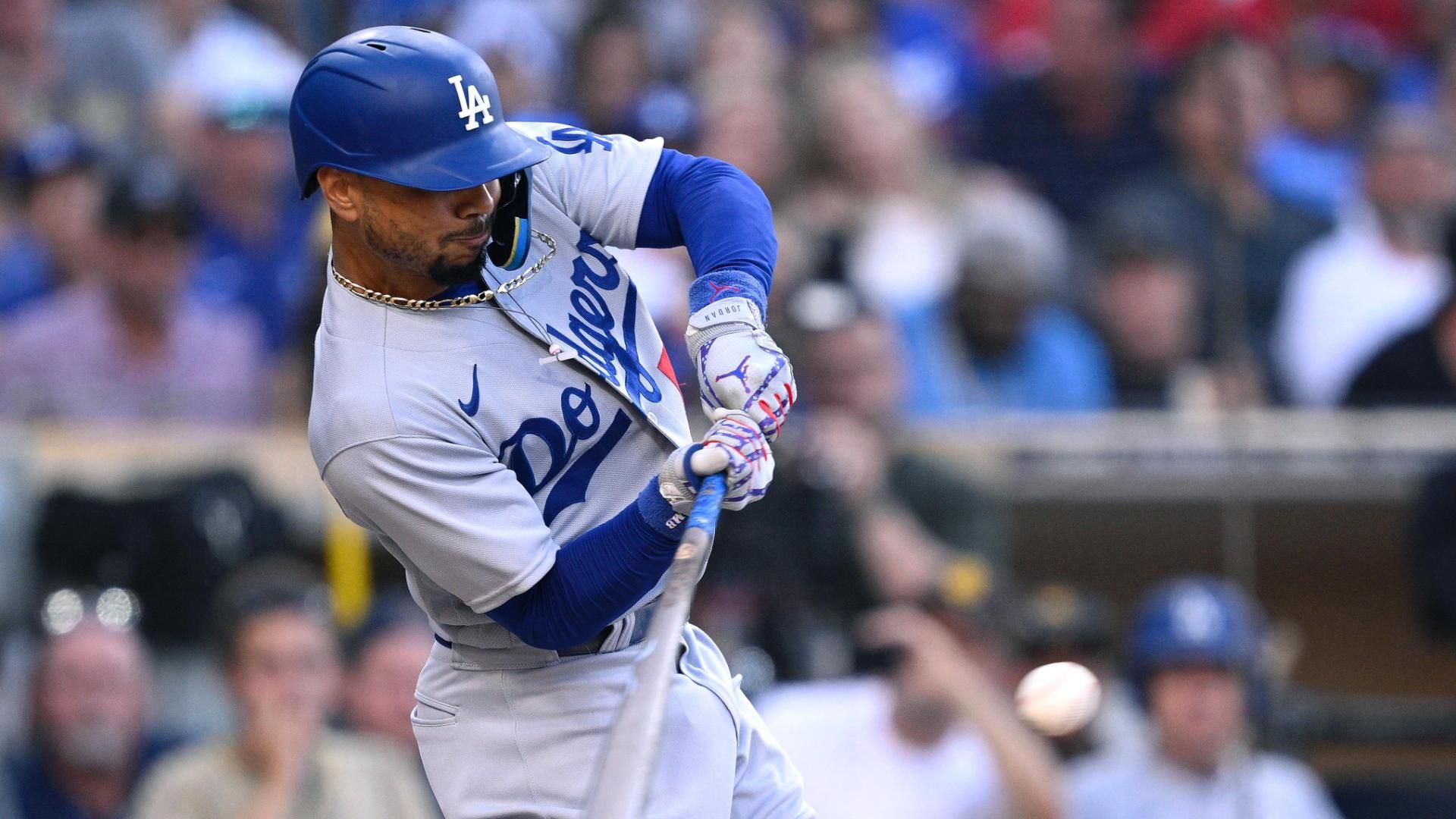 Freeman, Rosario and Betts homer to back Lynn in the Dodgers' 8-2