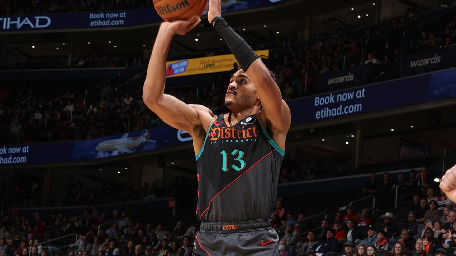 Jordan Poole makes his defender touch the earth then drills a 3 ESPN