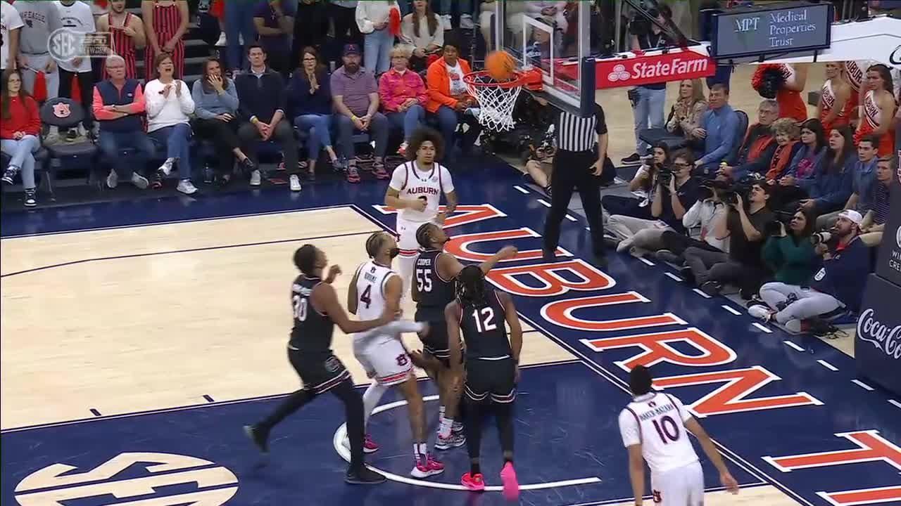 Johni Broome gets the hoop and the harm ESPN Video