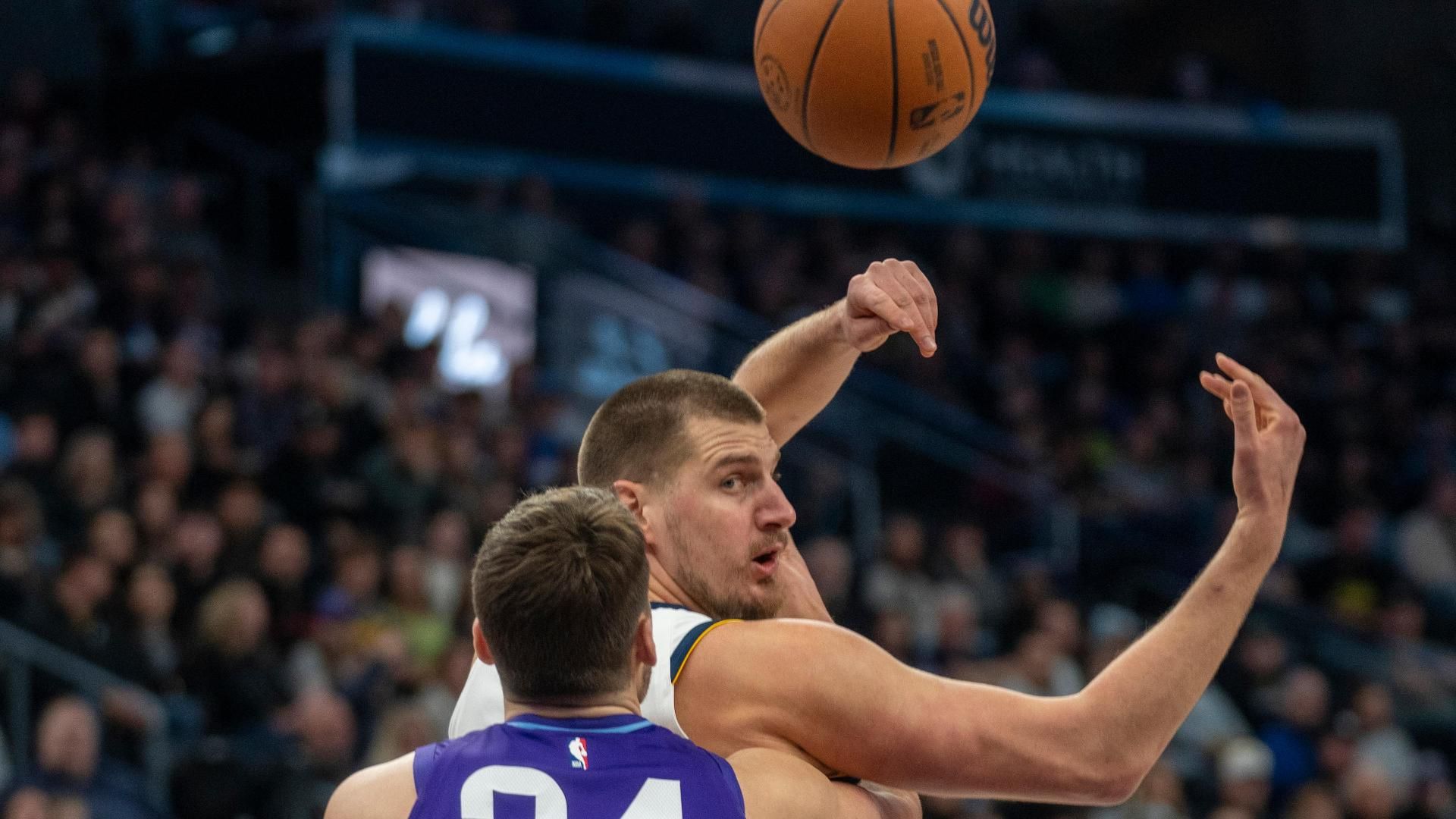 nikola-jokic-slings-back-to-back-dimes-for-the-nuggets-espn-video