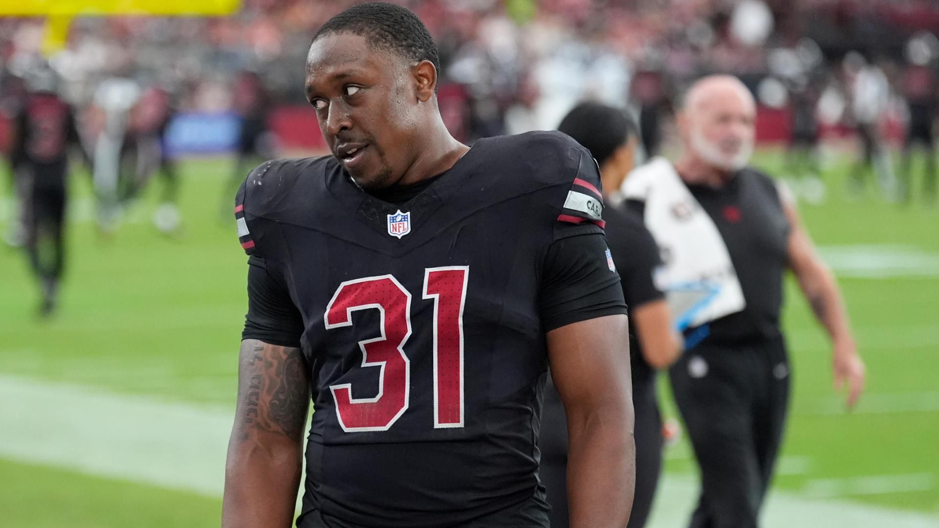 NFL: Cardinals, Eagles y Rams Sufren Derrotas Humillantes en Semana 5 1 Emari Demercado drops the ball and wipes away a 70-yard Cardinals TD