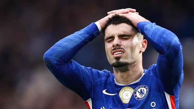 Arsenal back on track after big derby win; Real Madrid suffer shock LaLiga loss; more 26