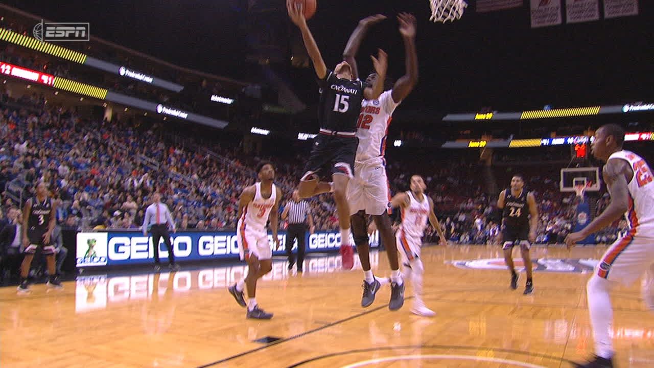 Broome sets up potential 3-point play after tough layup - ESPN Video