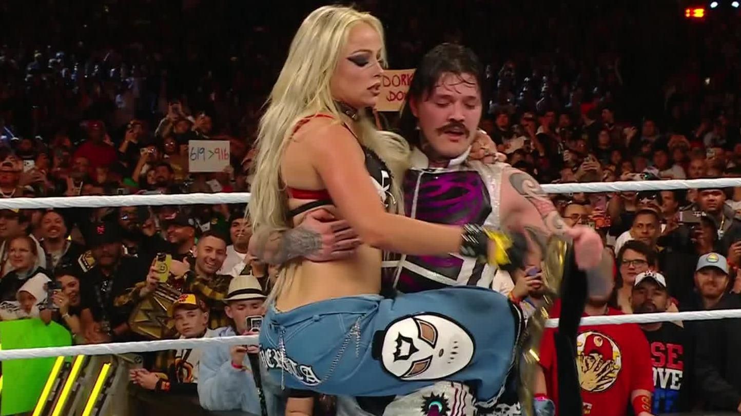 Survivor Series WarGames: ¿Quién atacó a CM Punk? Misterio y sorpresas WWE 2 Survivor Series WarGames: ¿Quién atacó a CM Punk? Misterio y sorpresas WWE