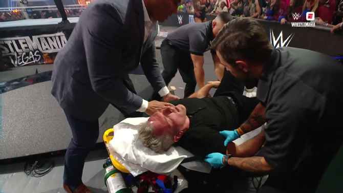 रेसलमेनिया 42 टेकअवे: कोडी रोड्स ने खिताब बरकरार रखा; कई नए चैंपियनों की ताजपोशी