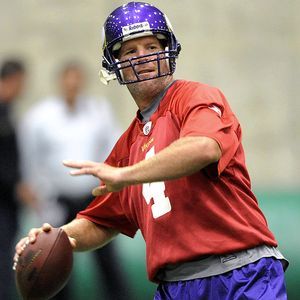 Vikings` Favre, Rice team up to burn Cowboys – Boulder Daily Camera