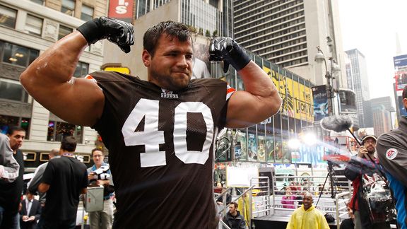 Can Peyton Hillis Survive the Madden Curse?