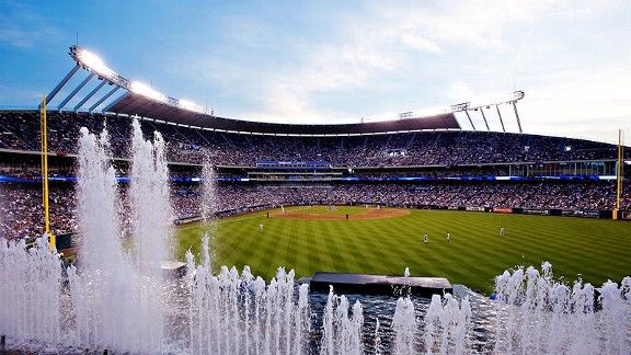 Kauffman Stadium fountain leak delays Cleveland Indians vs. Kansas City  Royals: see social media reaction 