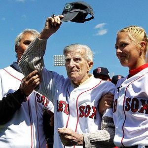 Johnny Pesky, Fan Favorite at Fenway Park, Dies at 92 - The New