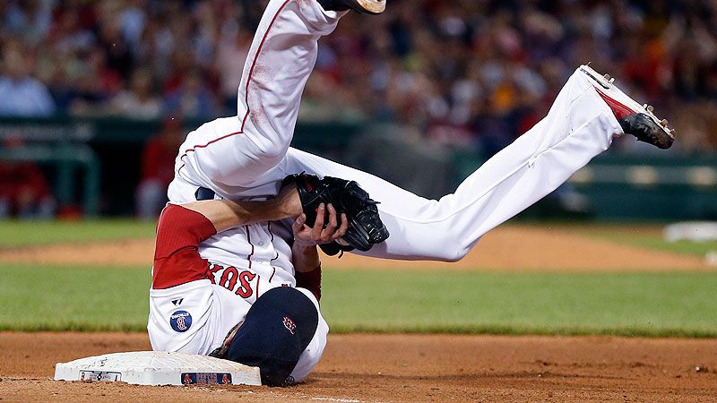 Red Sox's Dustin Pedroia out with hand injury; X-rays are negative - Los  Angeles Times