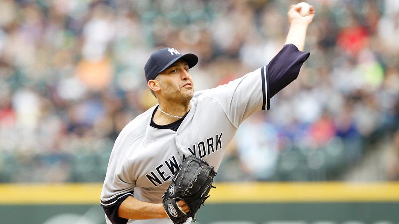 Pettitte, Rivera pitch Yankees past Red Sox for first win