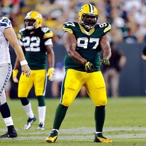 Green Bay Packers NT Letroy Guion made OL debut in NFC