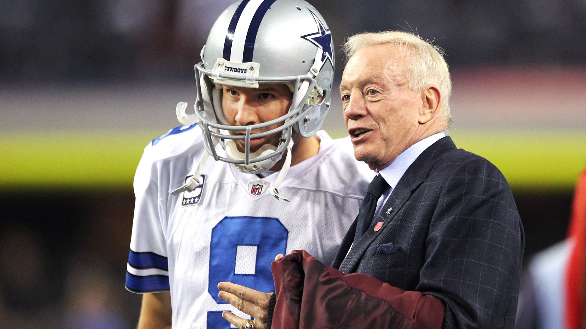 Cowboys players and coaches not buying into Jones's QB controversy