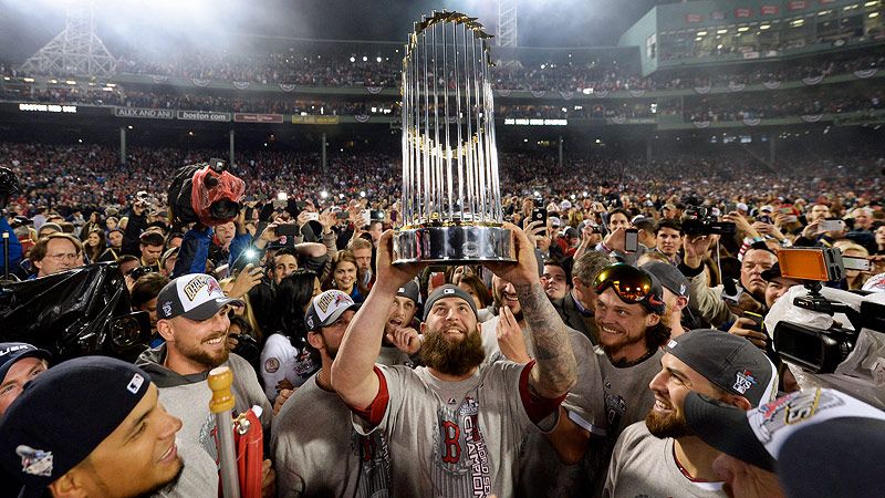 2013 Red Sox championship team reunites at Fenway Park