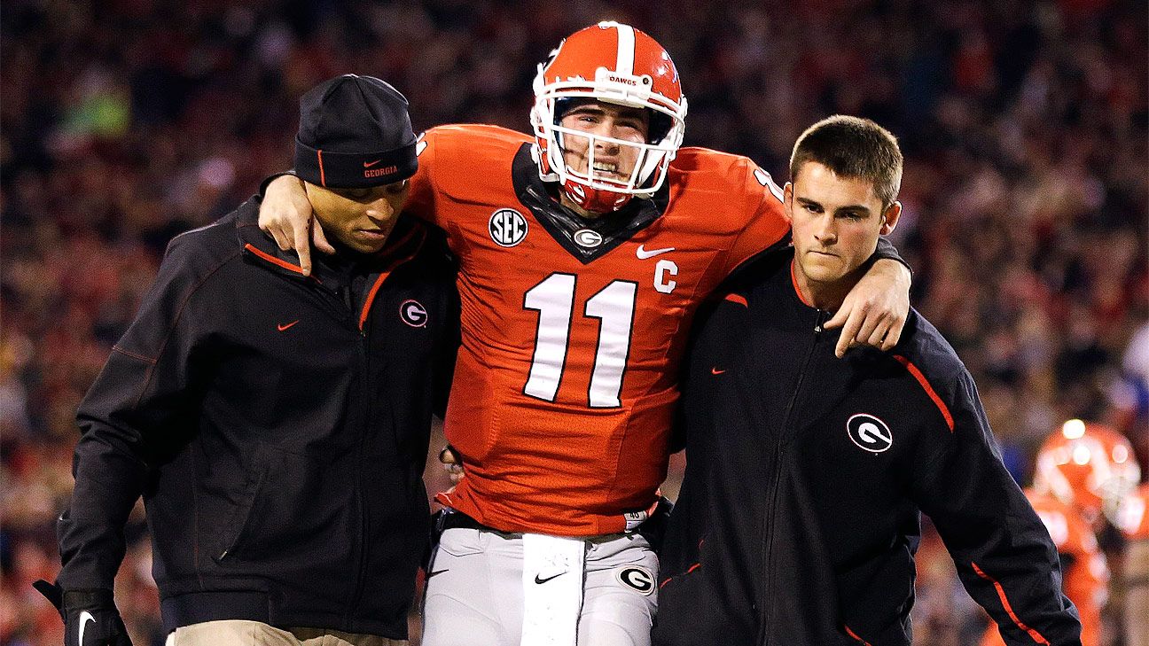 Georgia Bulldogs' Aaron Murray leaves game with injured knee