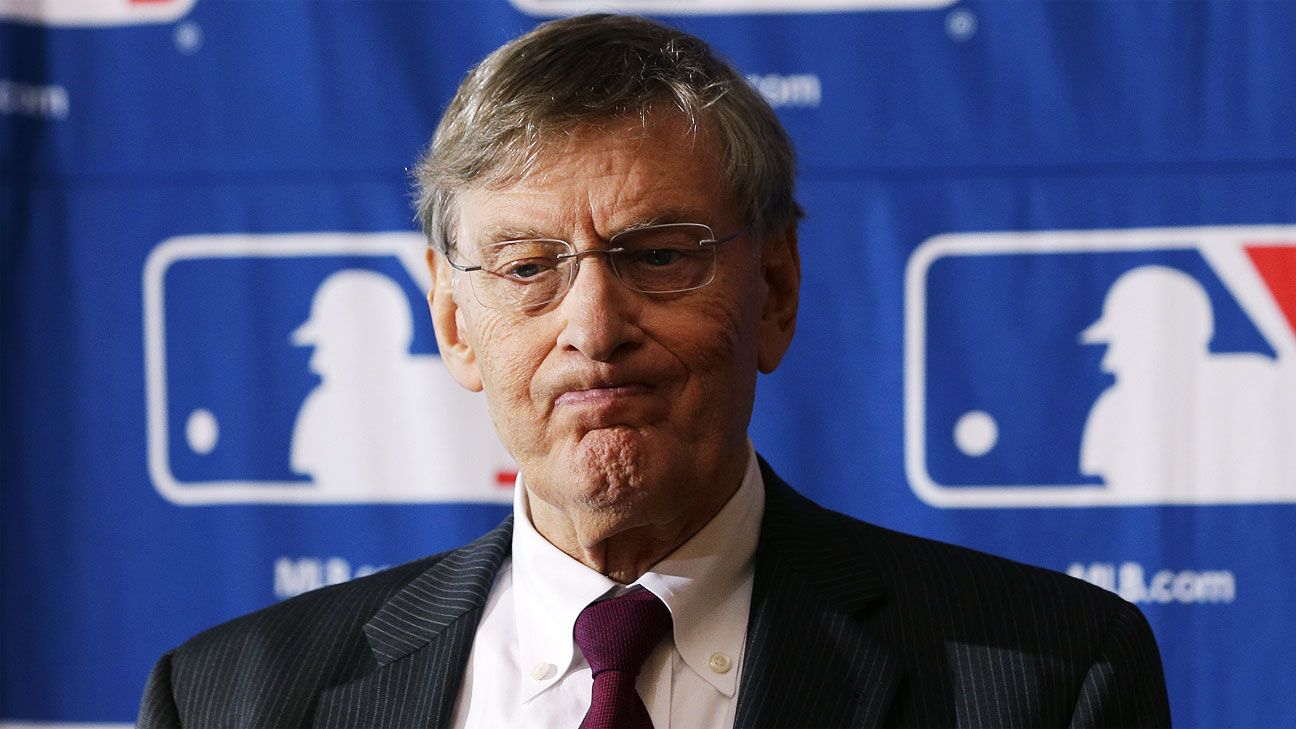 Bud Selig to give Mariano Rivera Historic Achievement Award before