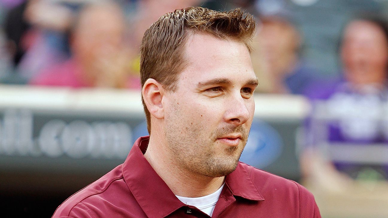 Minnesota fires women's hockey coach Frost