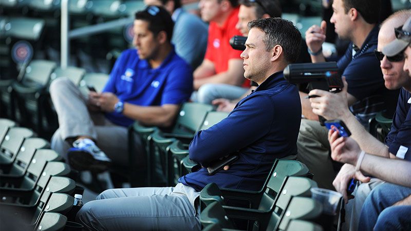 Chicago Cubs president Theo Epstein throws terrible first pitch