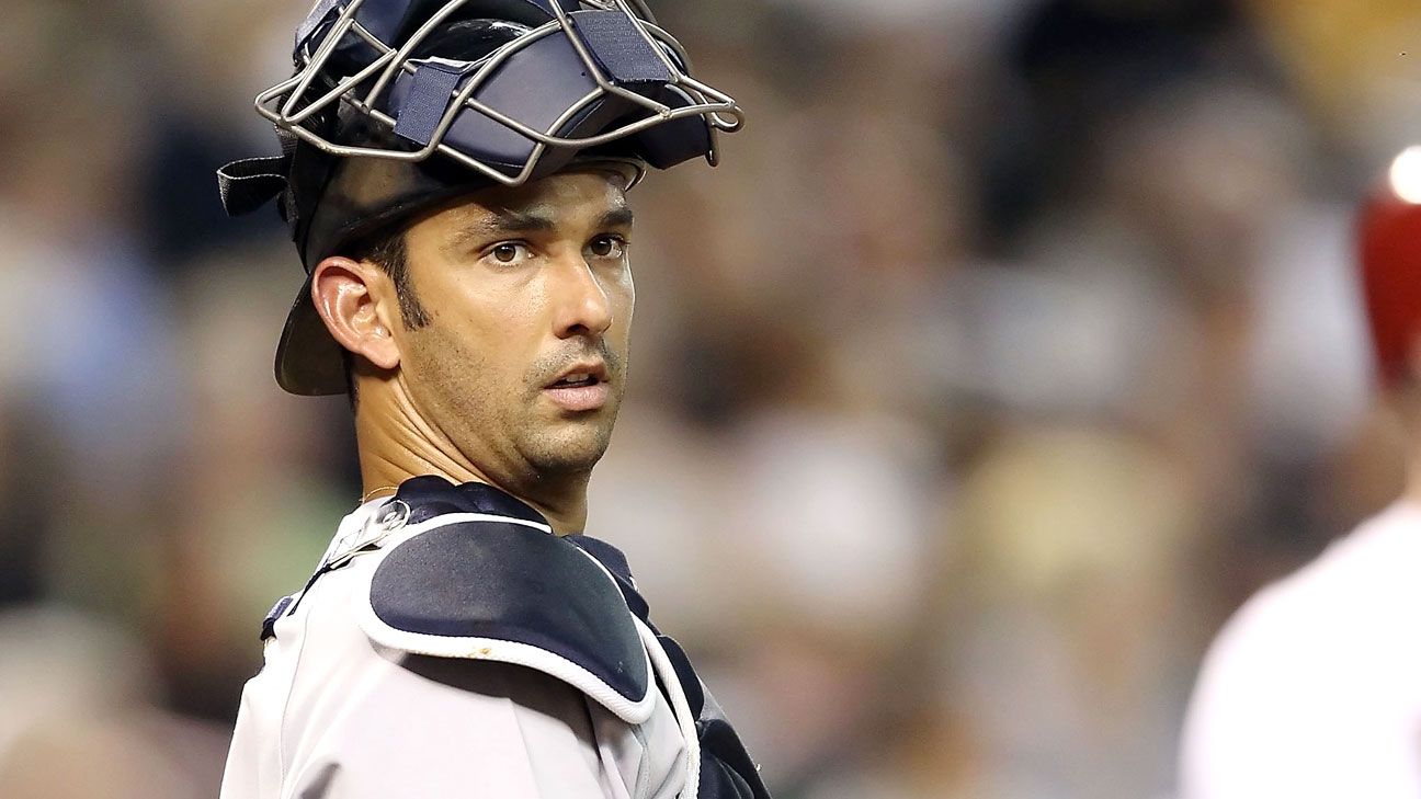 Exclusive: Yankees legend Jorge Posada, wife bring much-needed aid