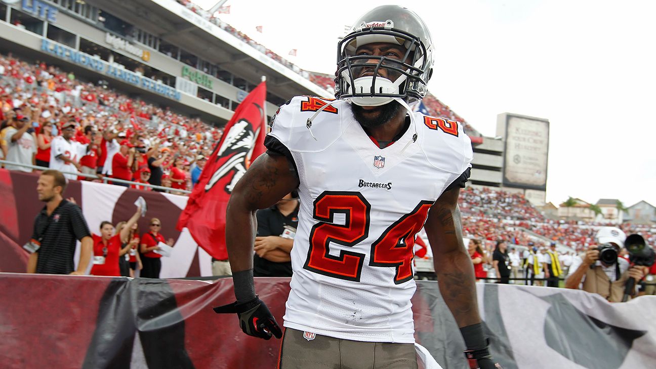 Darrelle Revis moves on from 4-12 Bucs season