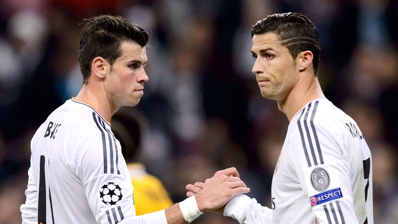 Gareth Bale watched the team training at UCLA