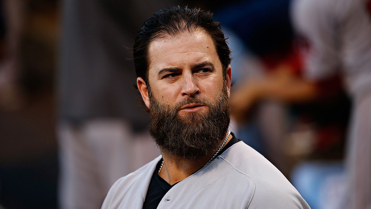 Mike Napoli out for season with knee injury