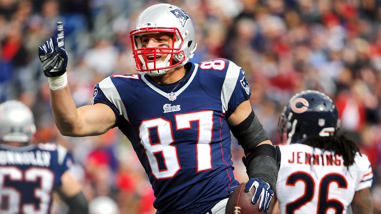 Rob Gronkowski Leads Tight Ends In Jersey Sales For 2014