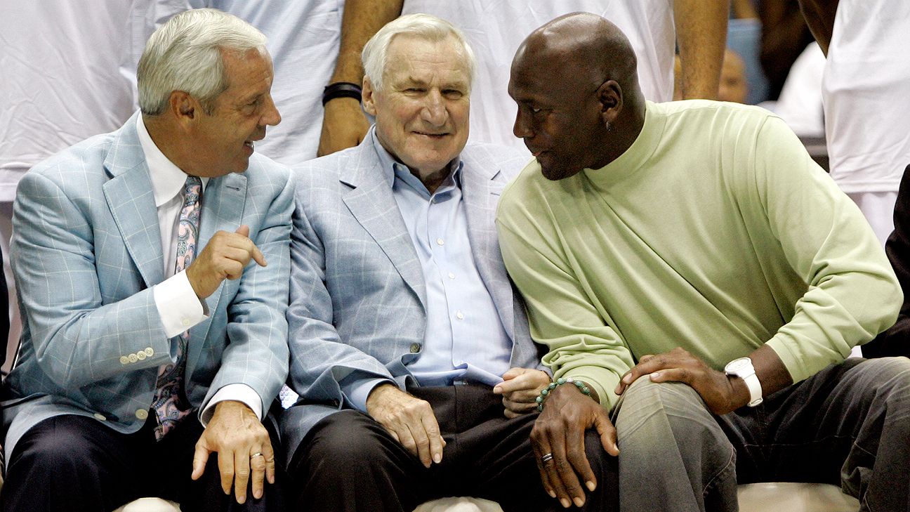 Dean Smith, former North Carolina Tar Heels coach, dies at age of 83