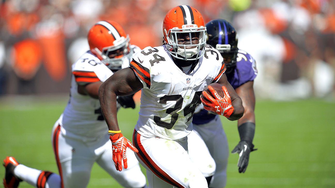 Cleveland Browns' Isaiah Crowell runs against the New England Patriots  during the first half of an NFL football game Sunday, Oct. 9, 2016, in  Cleveland. (AP Photo/Ron Schwane Stock Photo - Alamy