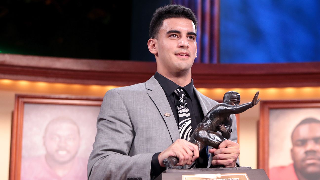 Display Illustrates Foundation Of Mariota's Heisman Run