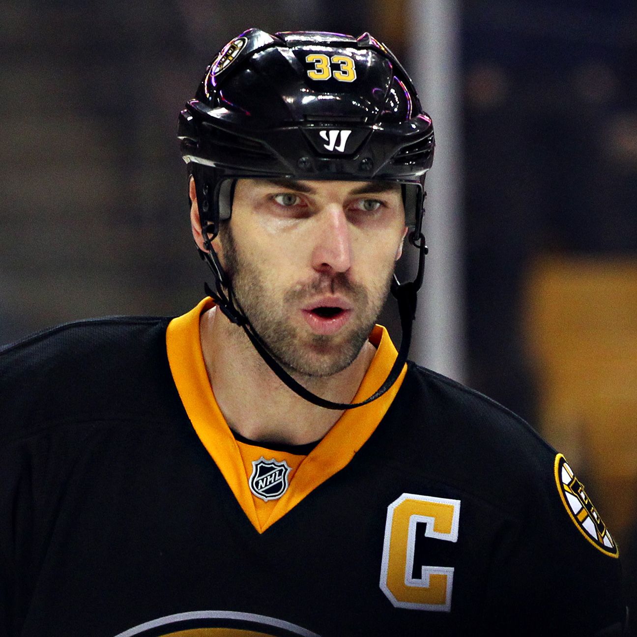 Zdeno Chara of Boston Bruins knocked out of preseason opener with upper ...