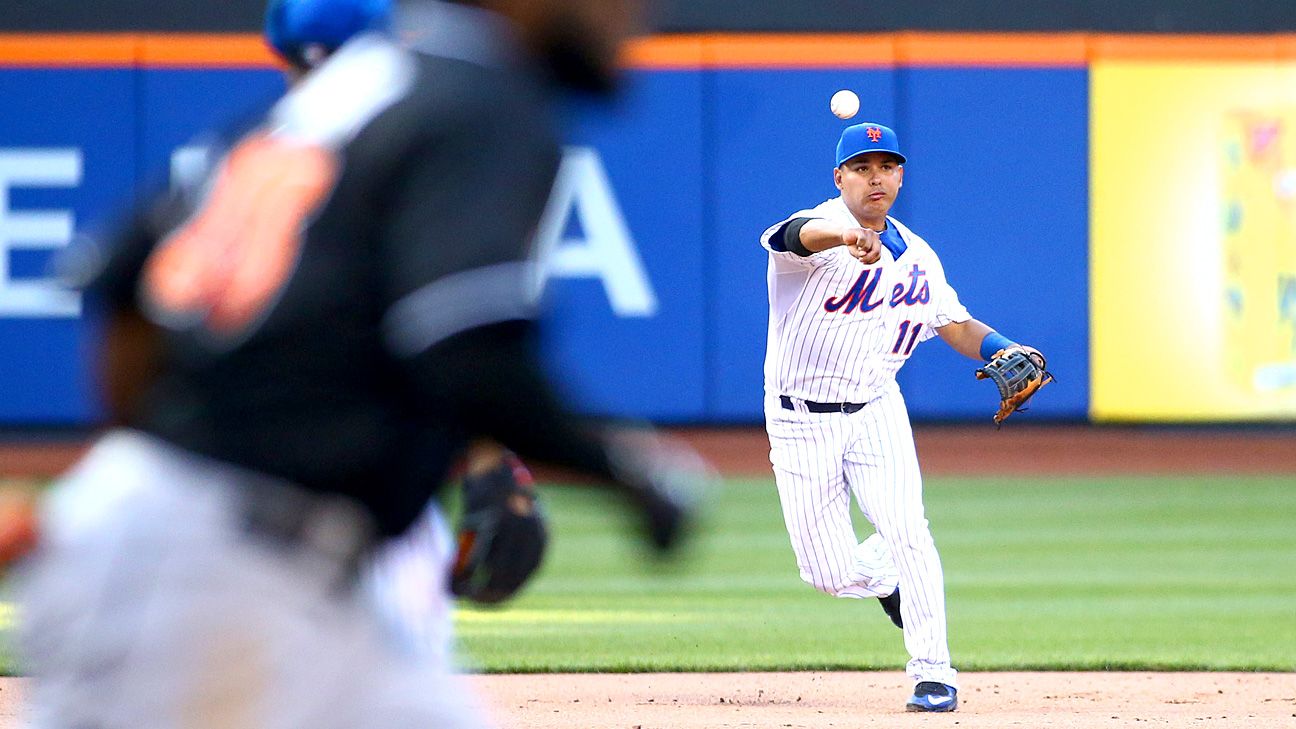 Wilmer Flores, Ruben Tejada to compete for Mets SS job, says Terry