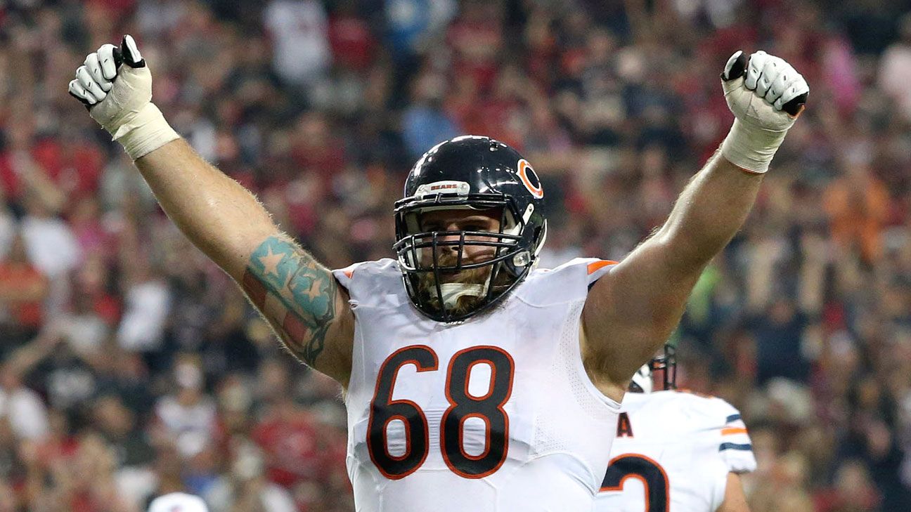 Matt Slauson # 68 Chicago Bears OG  Chicago bears football, Bears  football, Football helmets