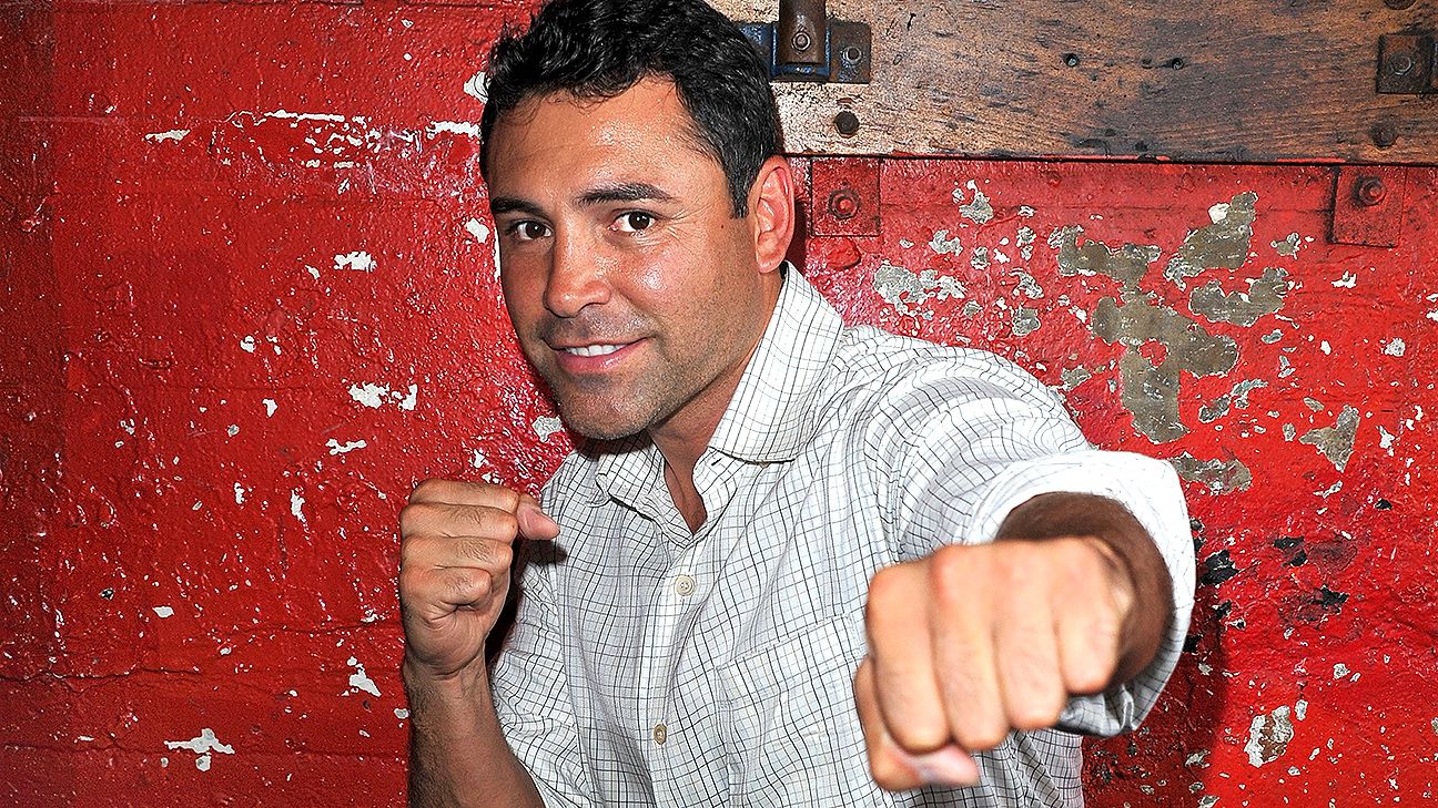 Oscar De La Hoya needs to promote his rising stars, not steal their thunder...