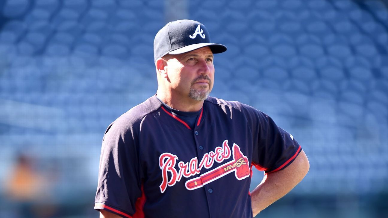 Atlanta Braves Photo (2014) - Fredi Gonzalez wearing the Atlanta Braves  batting practice jersey and cap during Spring Training i…