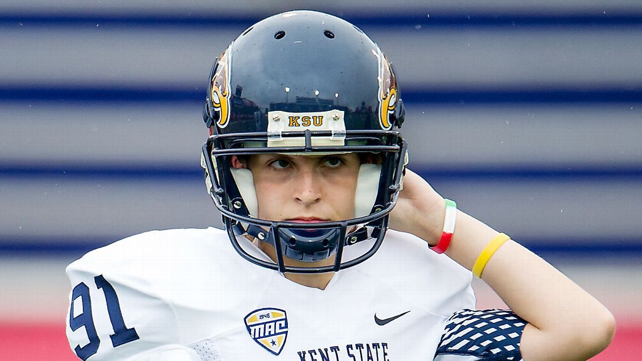 Kent State Golden Flashes kicker April Goss second female to