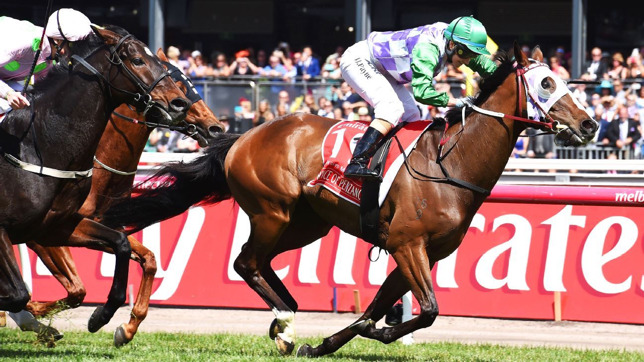 Michelle Payne becomes first female jockey to win 