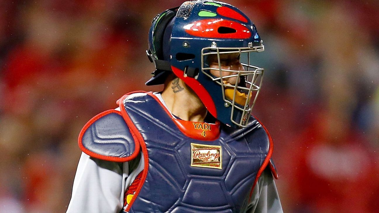 Yadier Molina of St. Louis Cardinals garners eighth Gold Glove in