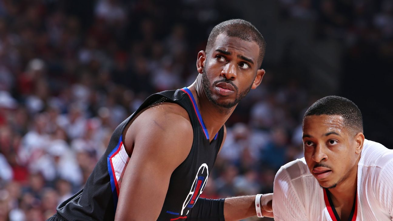 ClutchPoints on X: A hand fracture wasn't stopping Chris Paul was