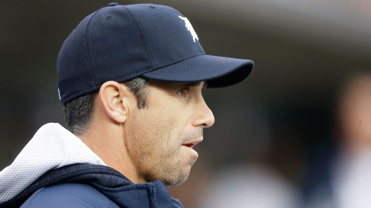 Brad Ausmus returning as Detroit Tigers' manager in 2017