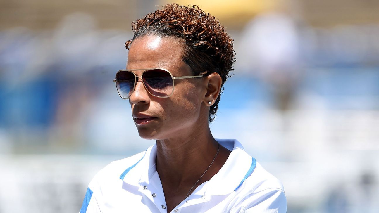 Former Olympian Joanna Hayes hired as USC Trojans track assistant