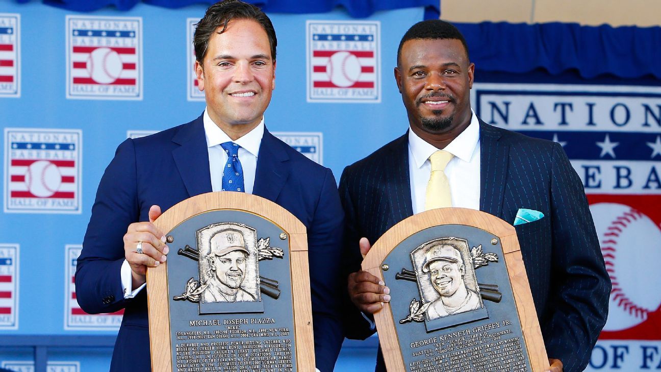 Ken Griffey Jr., Mike Piazza select team hats for Hall of Fame entrance 