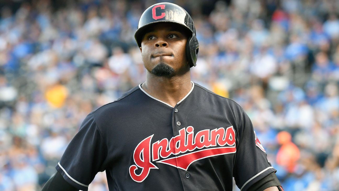 Rajai Davis agrees to one-year deal with A's