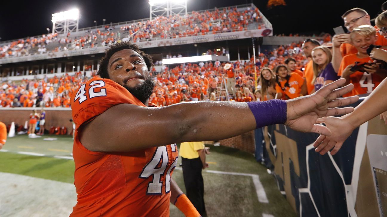 Christian Wilkins Meets with the Media