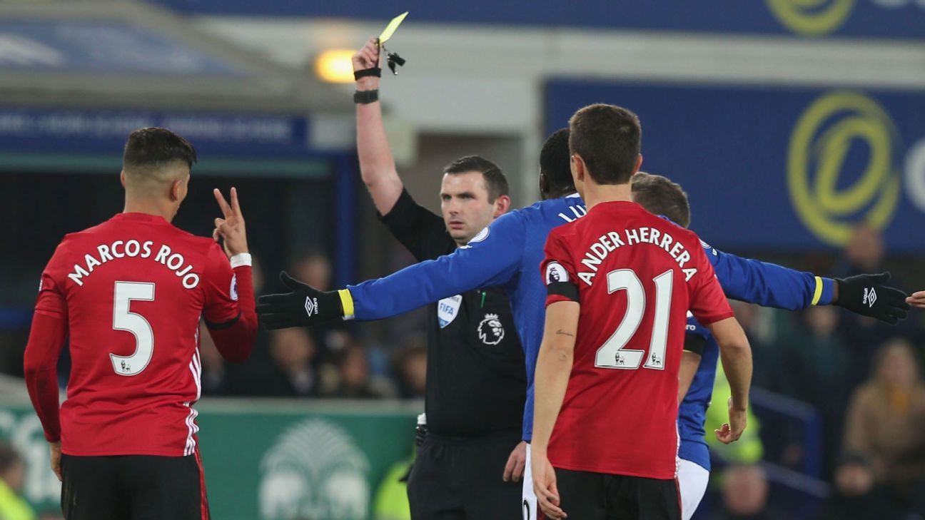 trussel Frustration tilgive Man United's Marcos Rojo deserved red card vs. Everton - former top refs