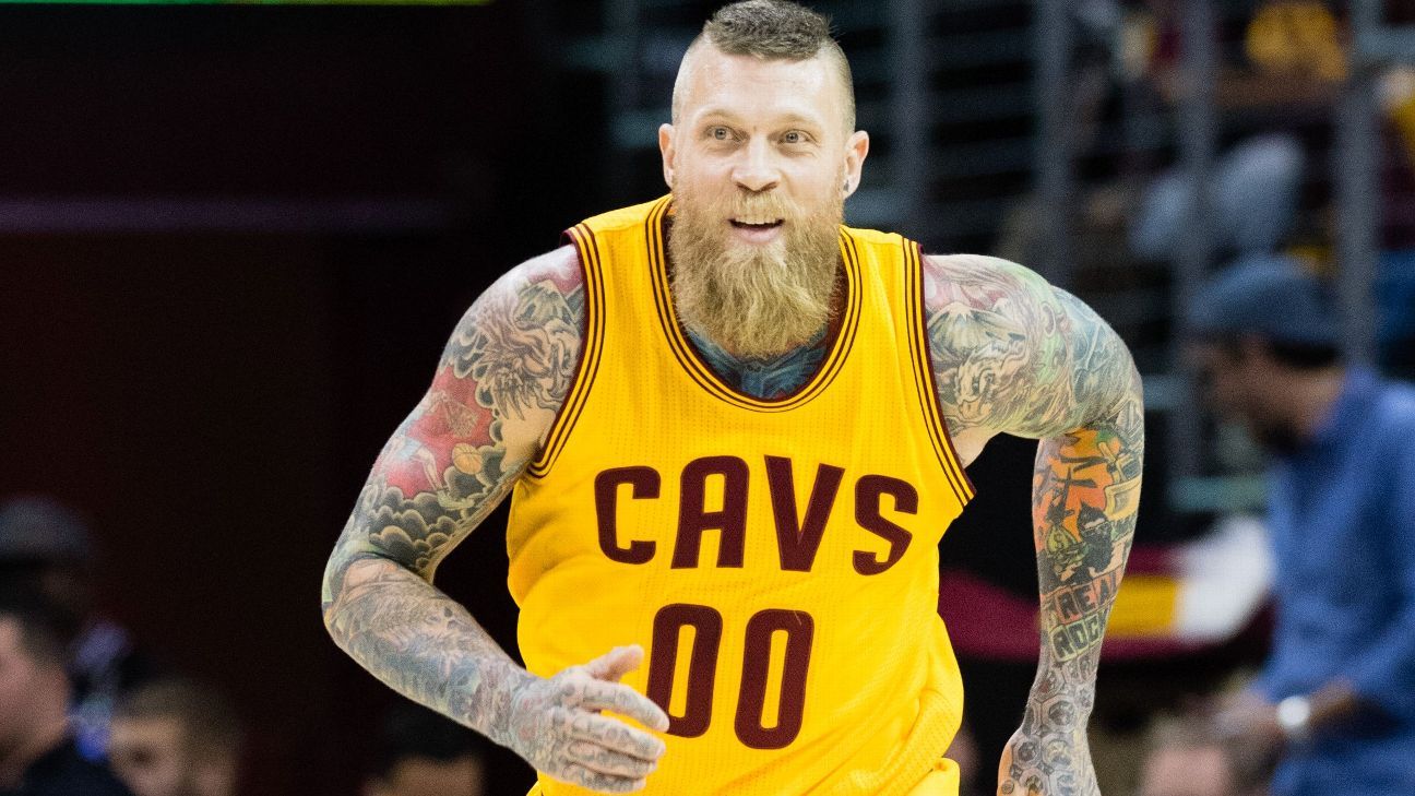 Chris Andersen of Cleveland Cavaliers suffers torn ACL in practice
